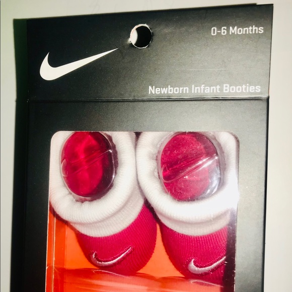 New Nike Red White Infant Booties 0-6 Month 2 Pair - Picture 2 of 16